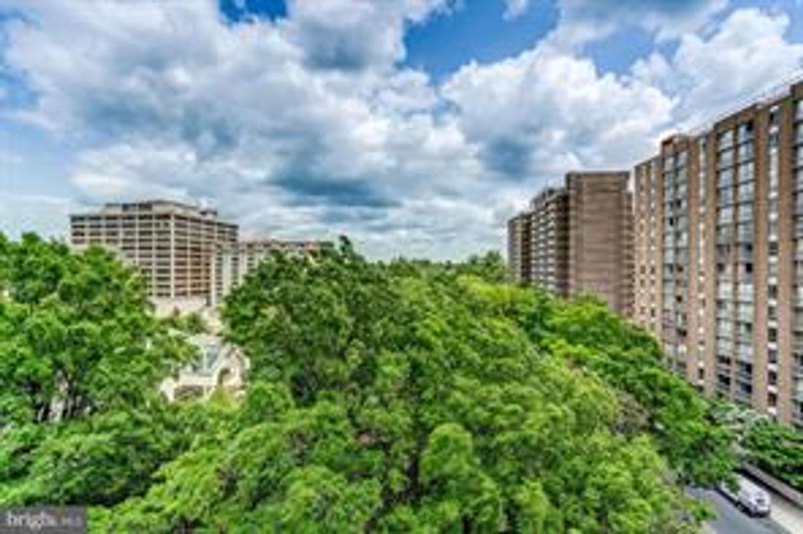 CHEVY CHASE House: 5500 FRIENDSHIP BLVD #1708N