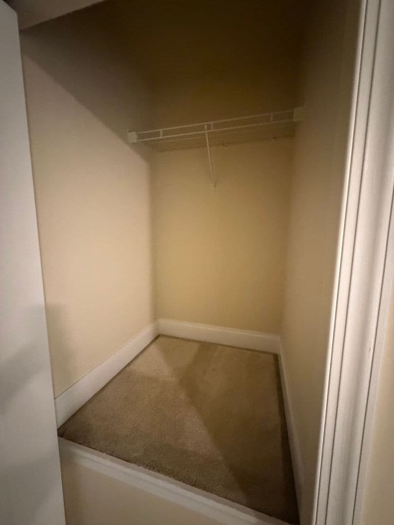 GAITHERSBURG House: 908 ORCHARD RIDGE DRIVE #100
