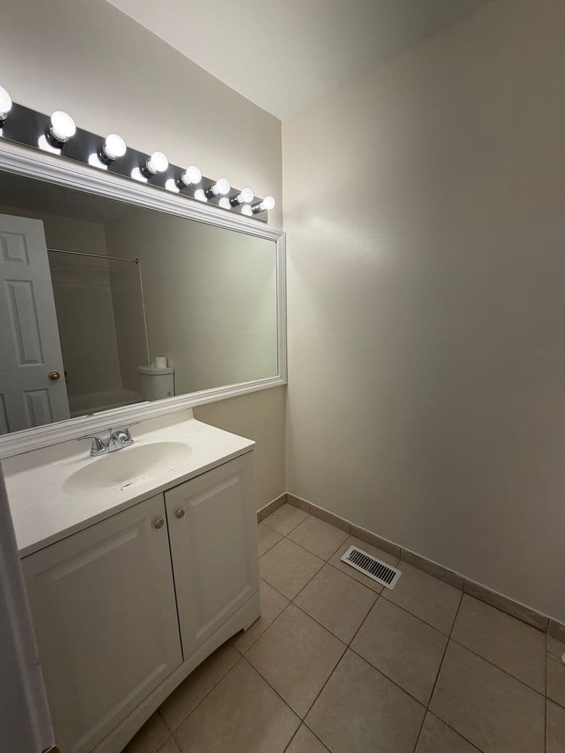 SILVER SPRING House: 4118 PEPPERTREE LANE