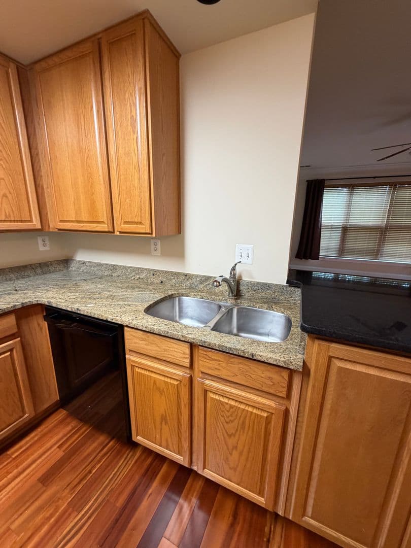 GAITHERSBURG House: 908 ORCHARD RIDGE DRIVE #100