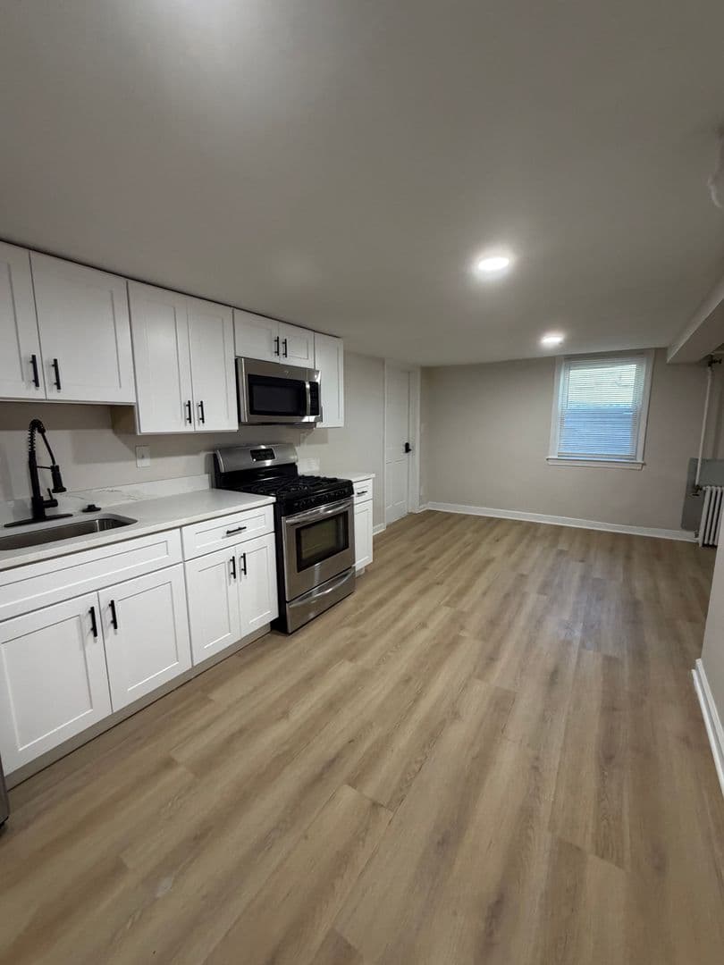 TAKOMA PARK Apartment: 7908 FLOWER AVENUE