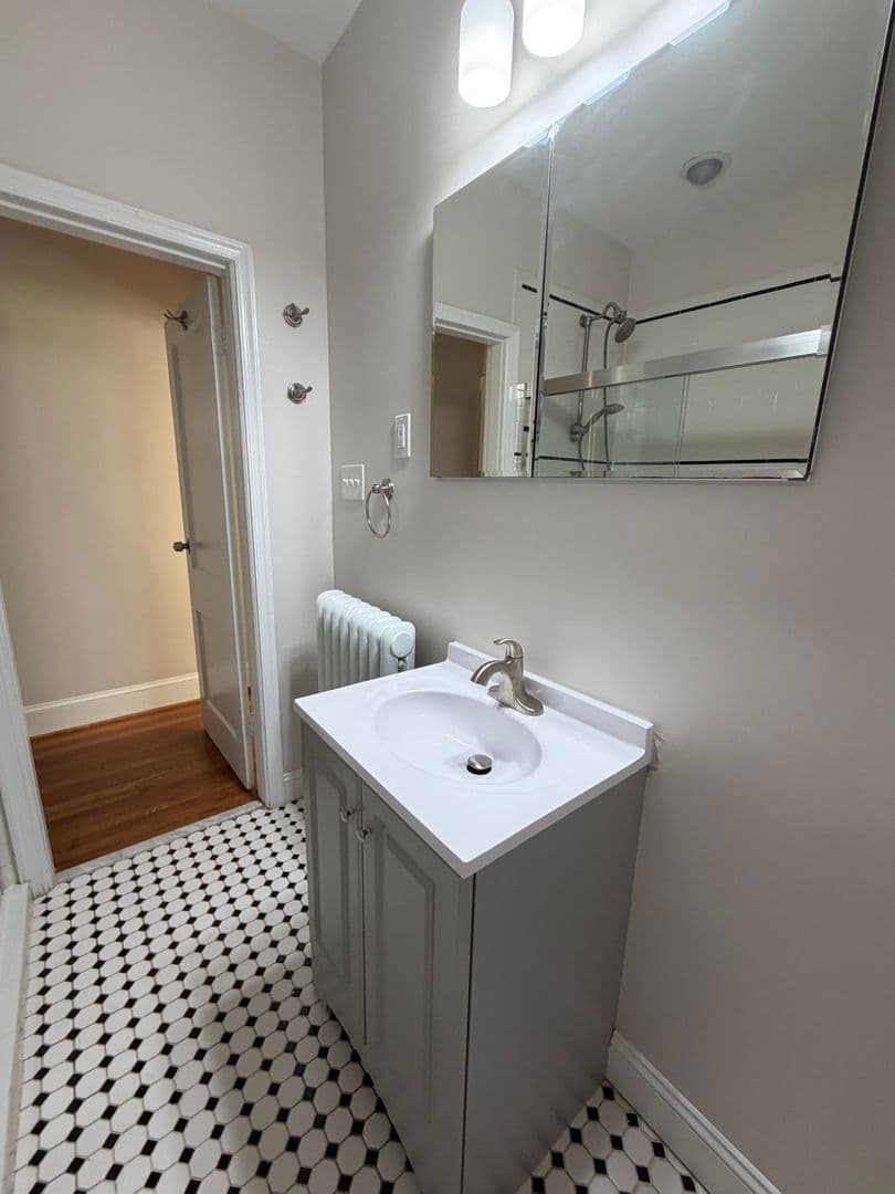 TAKOMA PARK Apartment: 7908 FLOWER AVENUE