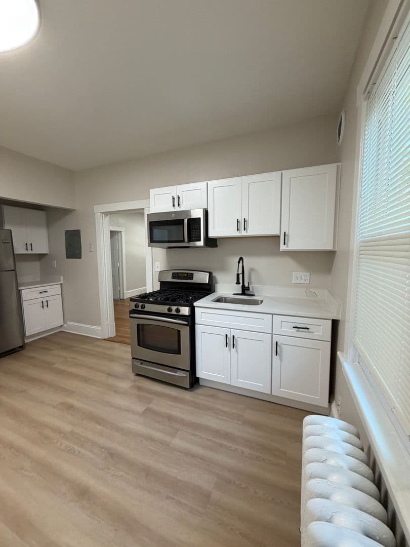 TAKOMA PARK Apartment: 7908 FLOWER AVENUE