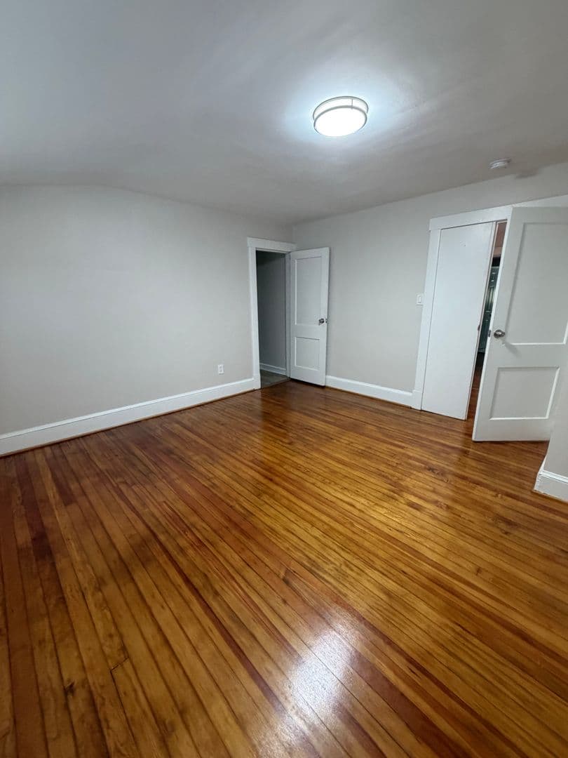 TAKOMA PARK Apartment: 7908 FLOWER AVENUE