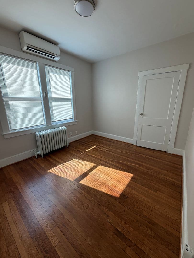 TAKOMA PARK Apartment: 7908 FLOWER AVENUE