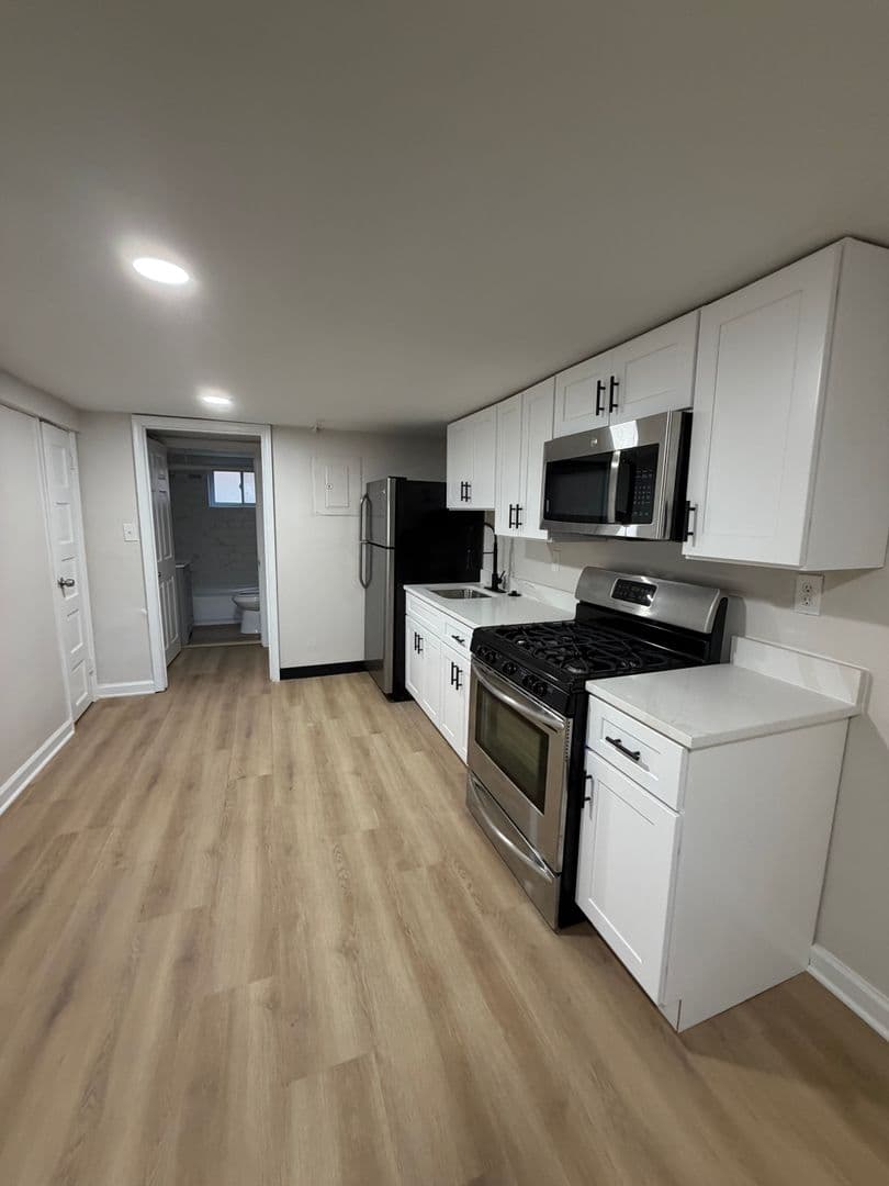 TAKOMA PARK Apartment: 7908 FLOWER AVENUE