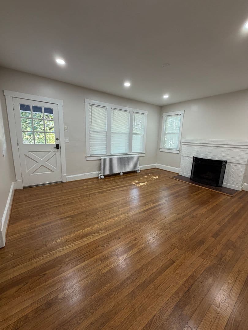TAKOMA PARK Apartment: 7908 FLOWER AVENUE