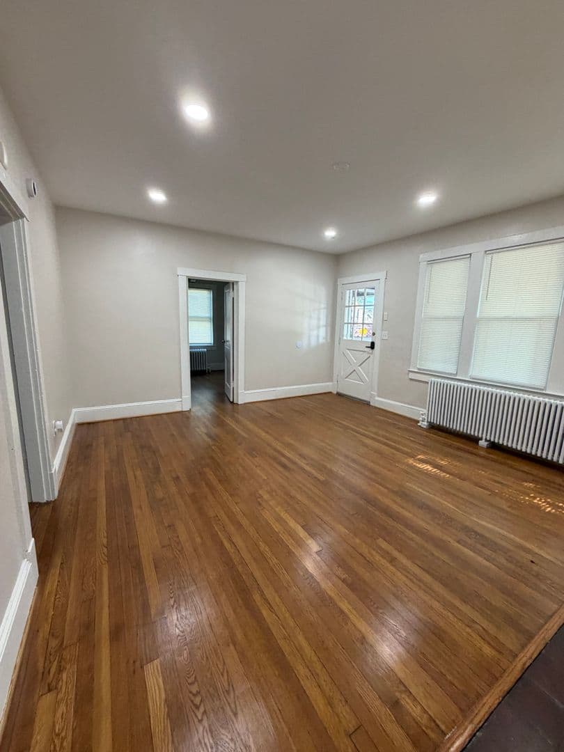 TAKOMA PARK Apartment: 7908 FLOWER AVENUE