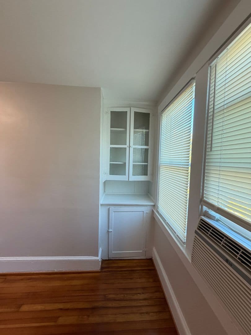 TAKOMA PARK Apartment: 7908 FLOWER AVENUE