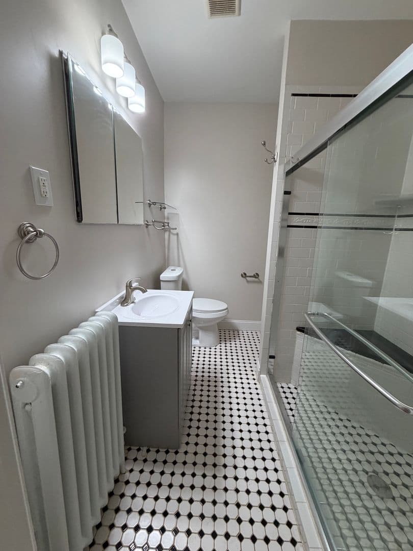 TAKOMA PARK Apartment: 7908 FLOWER AVENUE