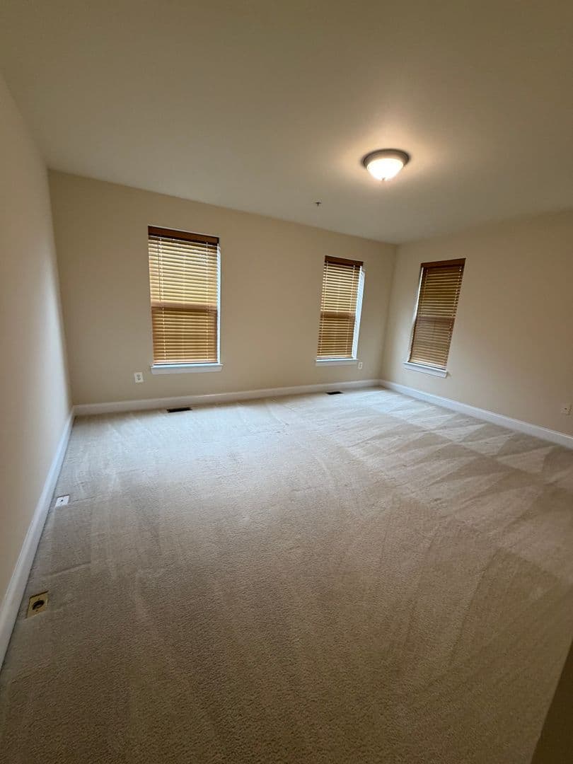 GAITHERSBURG House: 908 ORCHARD RIDGE DRIVE #100
