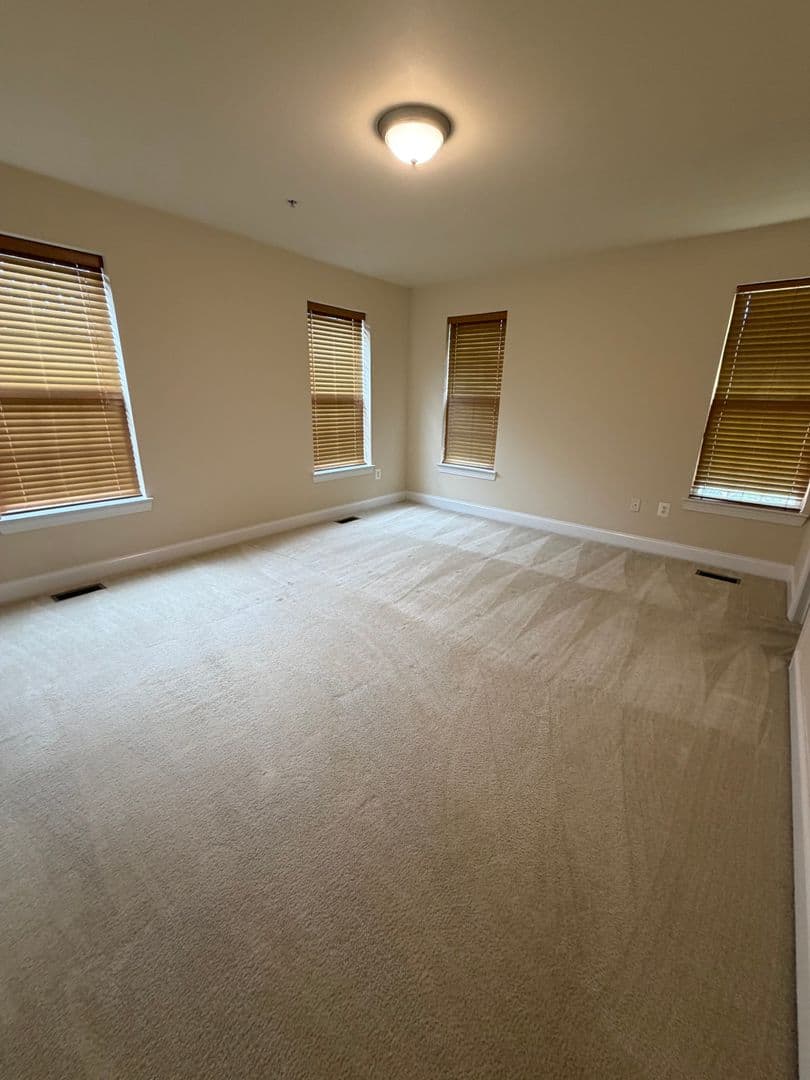 GAITHERSBURG House: 908 ORCHARD RIDGE DRIVE #100