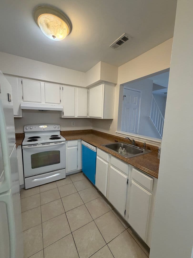 SILVER SPRING House: 4118 PEPPERTREE LANE