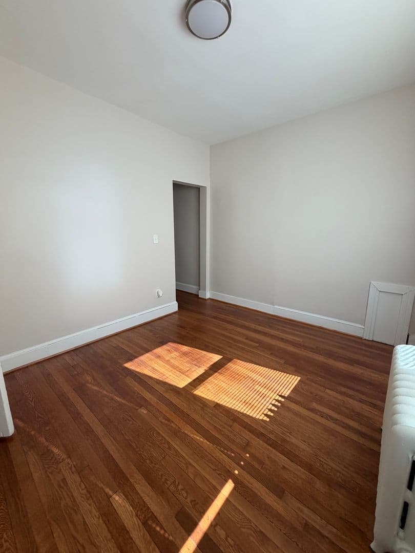 TAKOMA PARK Apartment: 7908 FLOWER AVENUE