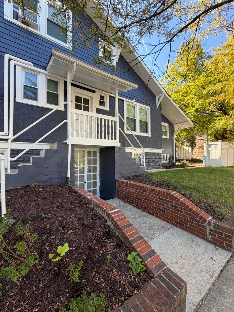 TAKOMA PARK Apartment: 7908 FLOWER AVENUE