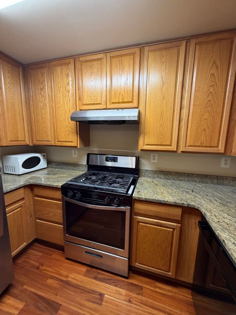 GAITHERSBURG House: 908 ORCHARD RIDGE DRIVE #100