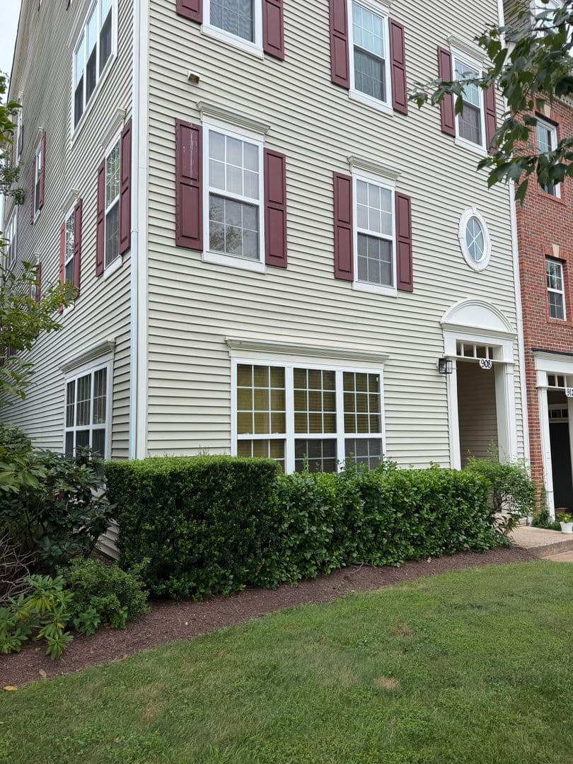 GAITHERSBURG House: 908 ORCHARD RIDGE DRIVE #100