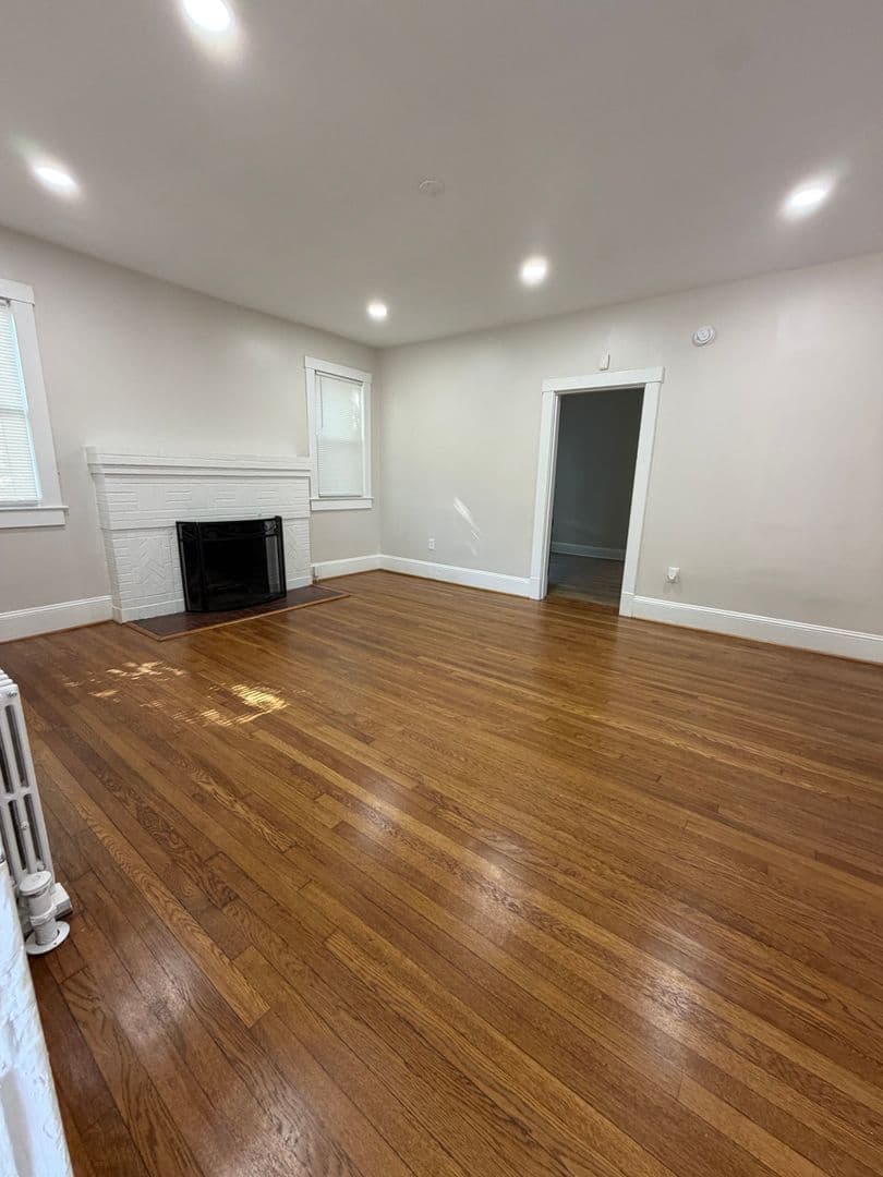 TAKOMA PARK Apartment: 7908 FLOWER AVENUE