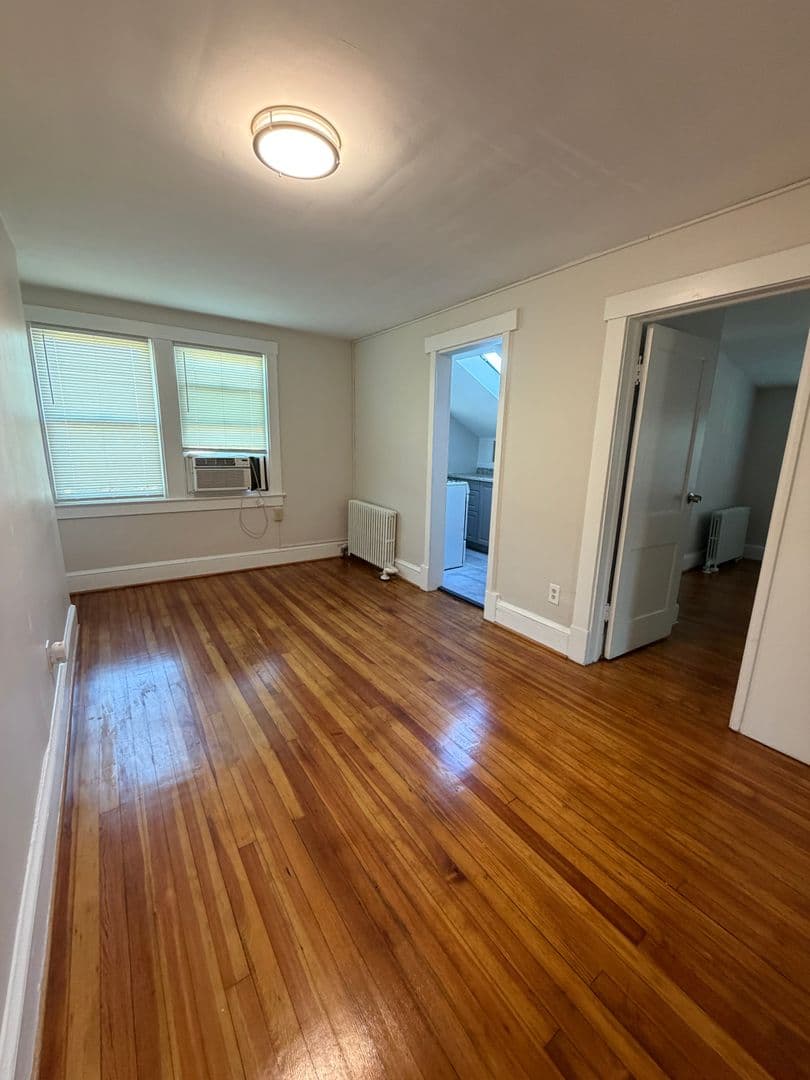TAKOMA PARK Apartment: 7908 FLOWER AVENUE