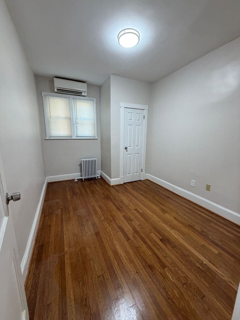 TAKOMA PARK Apartment: 7908 FLOWER AVENUE