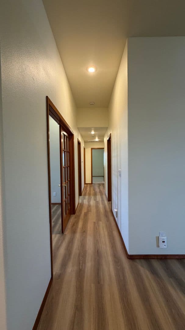 Pasco House: 106 Prestwick Ln