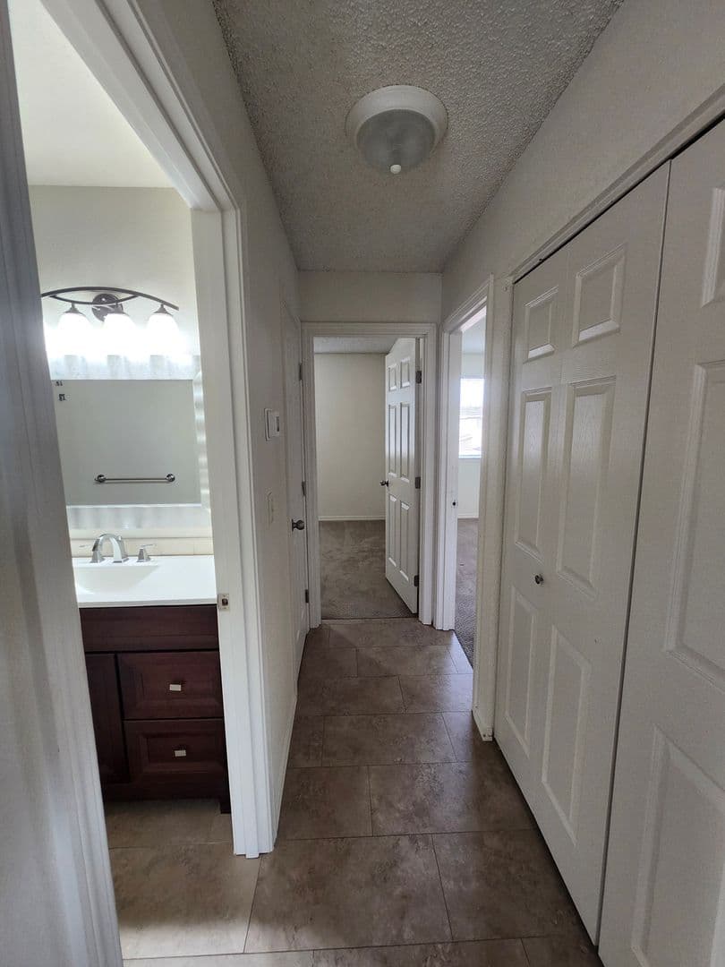 Kennewick Apartment: 32 S. Quay St.  - 4