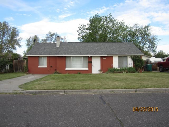 Kennewick House: 902 S Hartford St.
