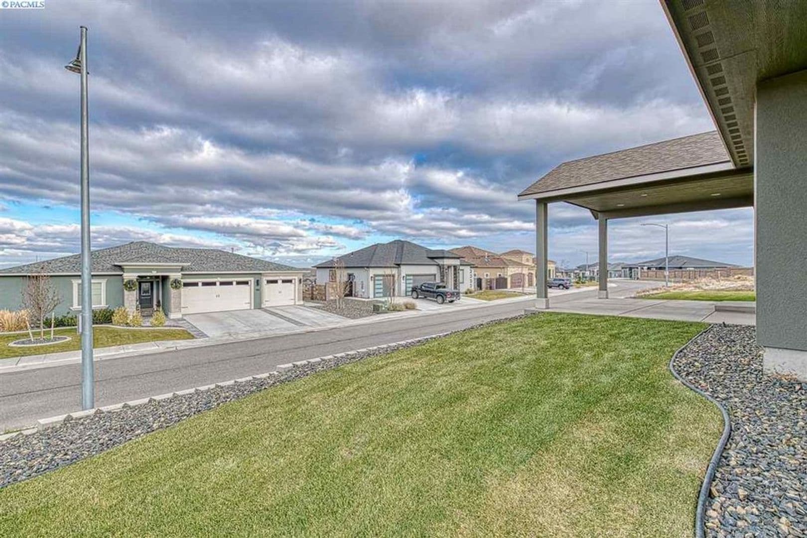 Richland House: 546 Summerview Ln