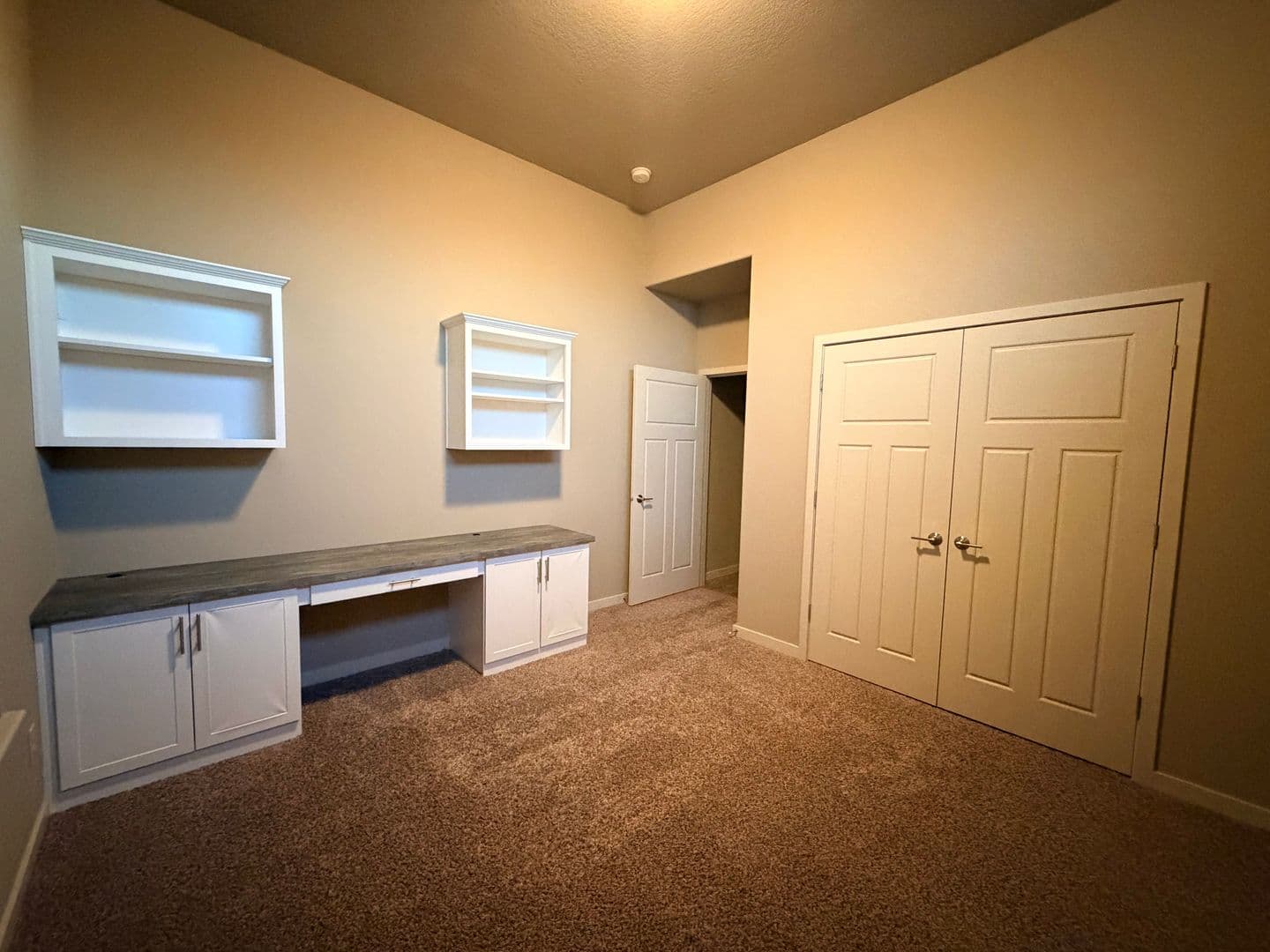 Kennewick House: 3909 West 48th Ave