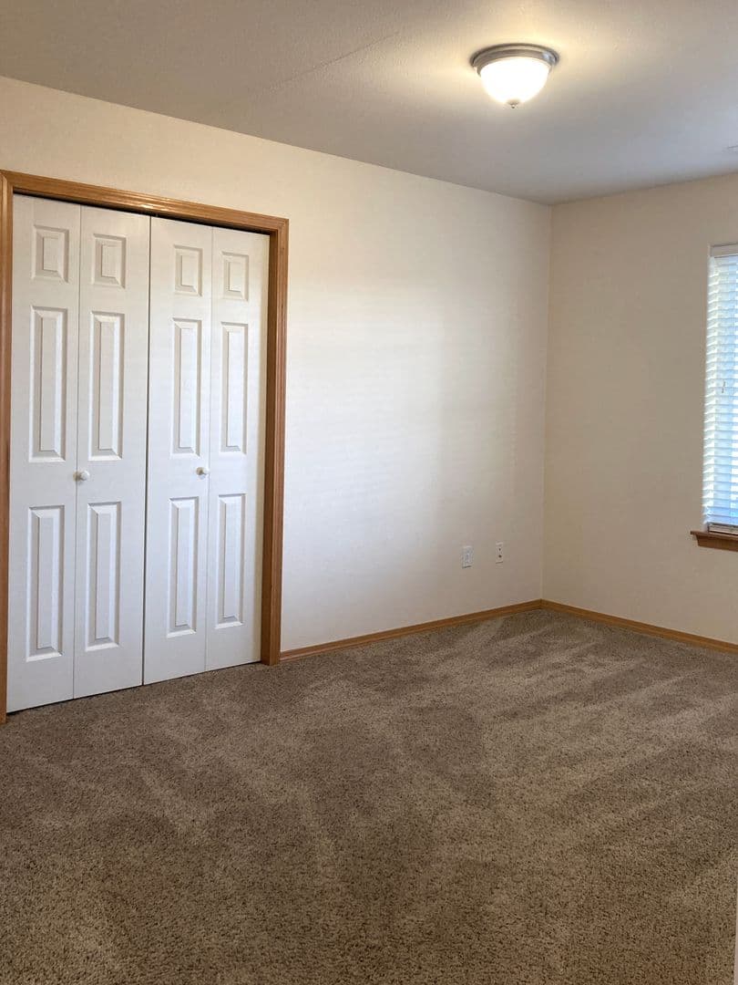 Pasco House: 142 Berkshire Lane