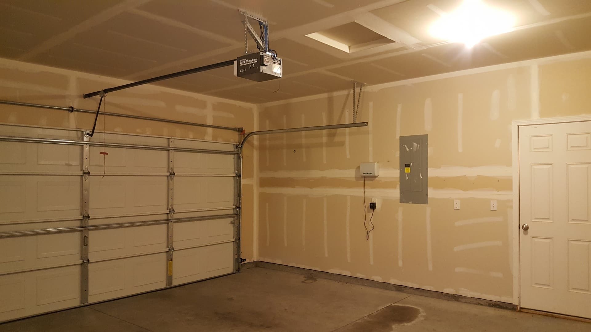 Pasco House: 6308 Ochoco Ln
