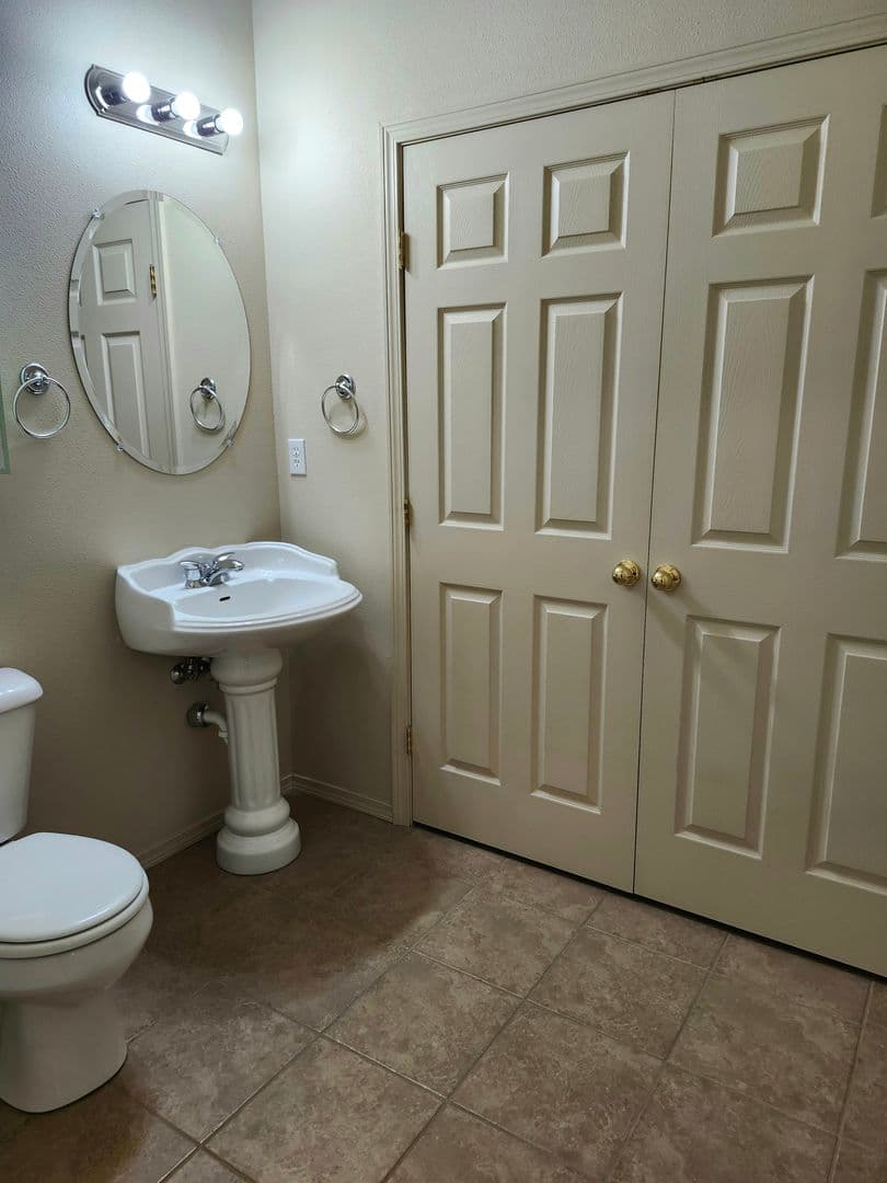 Pasco House: 9607 Mia Lane