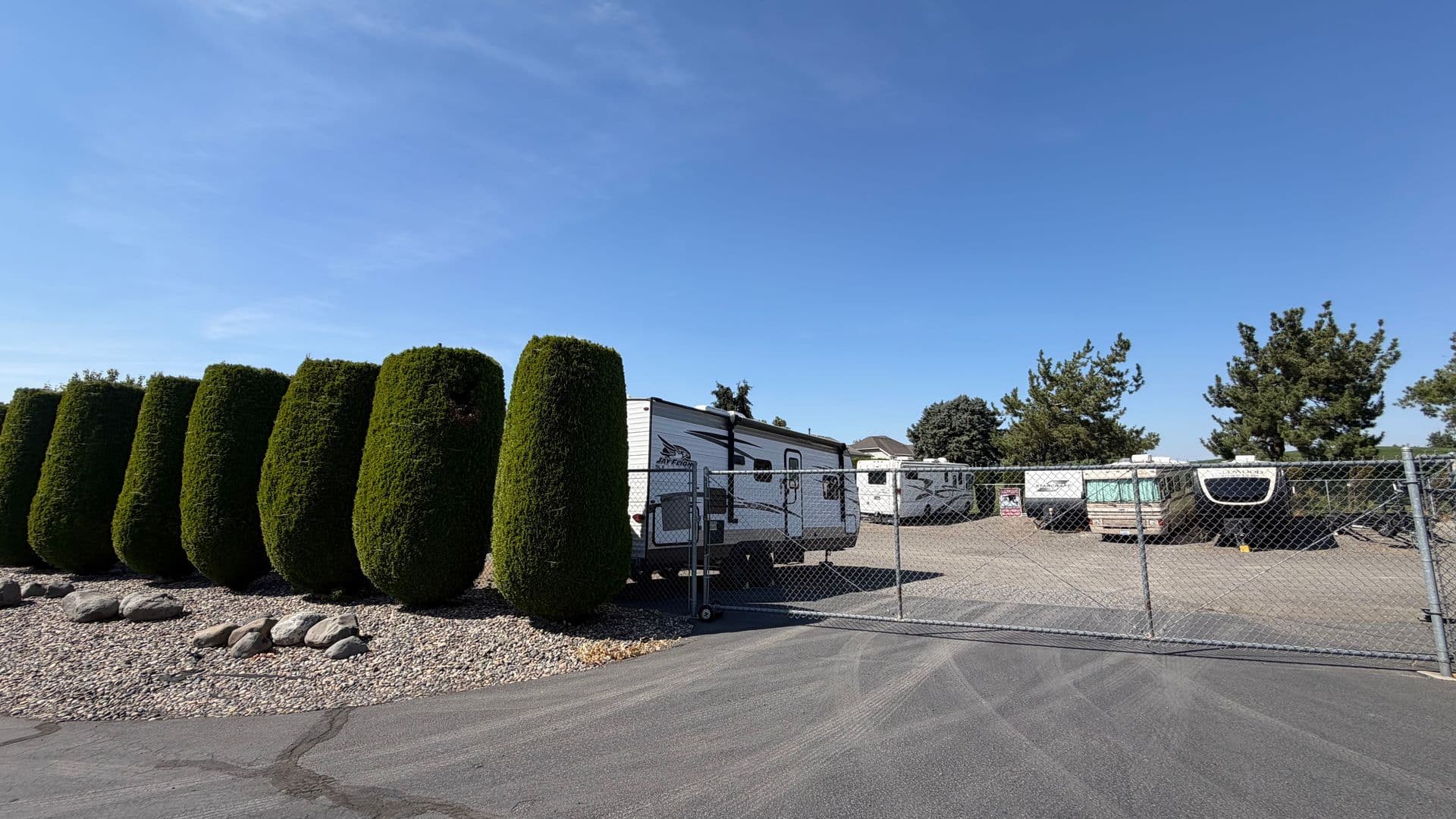 Pasco House: 106 Prestwick Ln