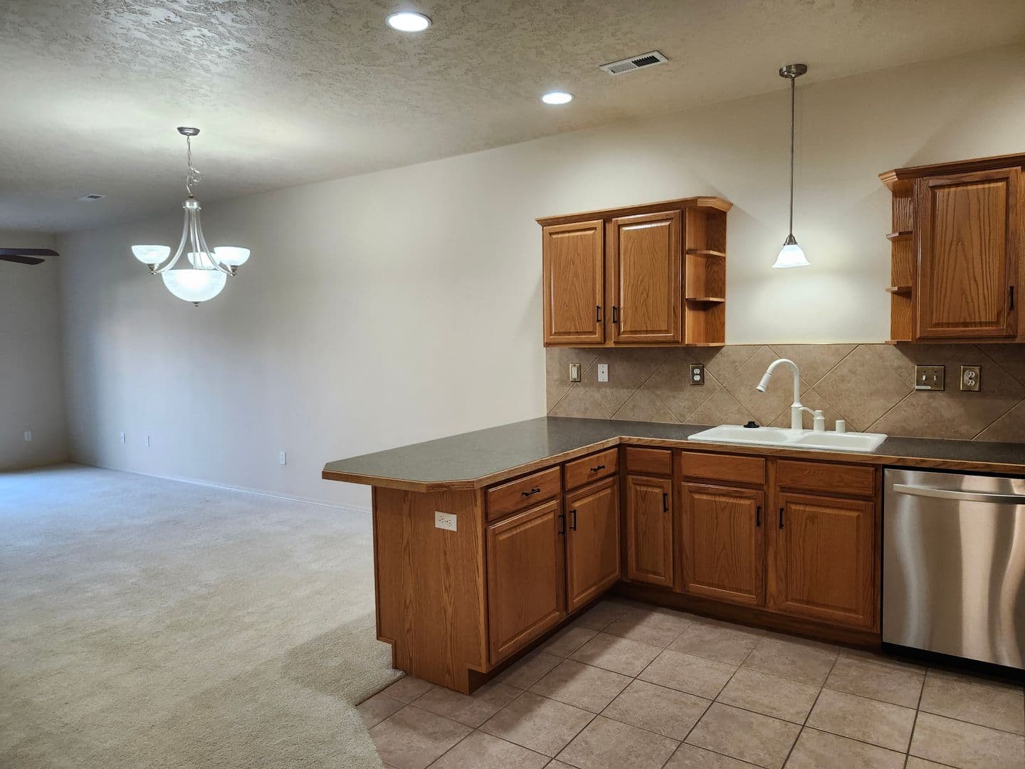 Pasco House: 9607 Mia Lane