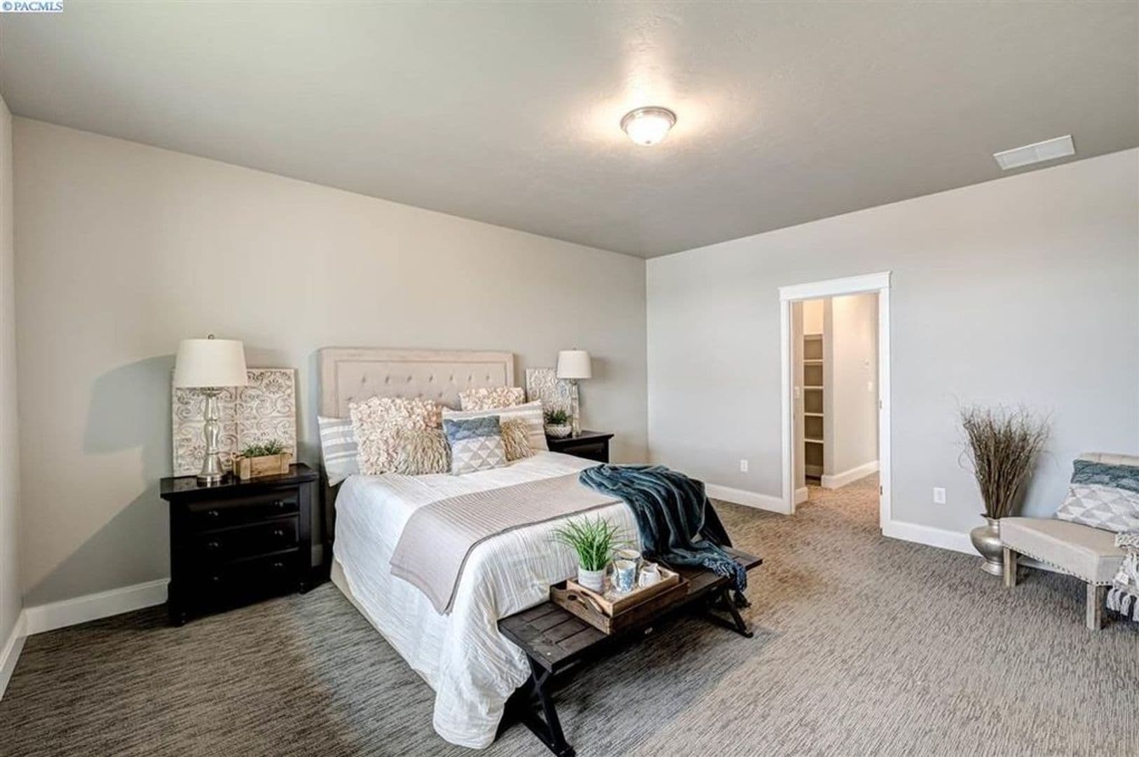 Richland House: 546 Summerview Ln