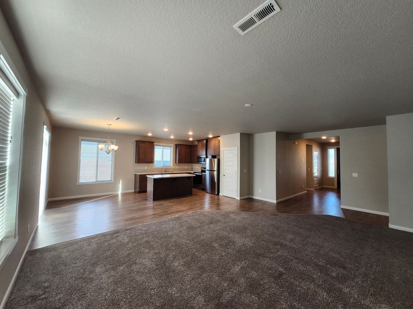 West Richland House: 8317 Ballard Loop