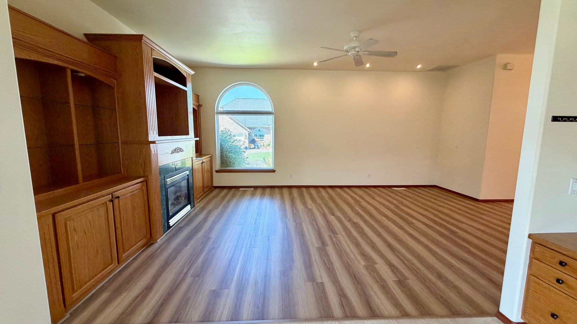 Pasco House: 106 Prestwick Ln