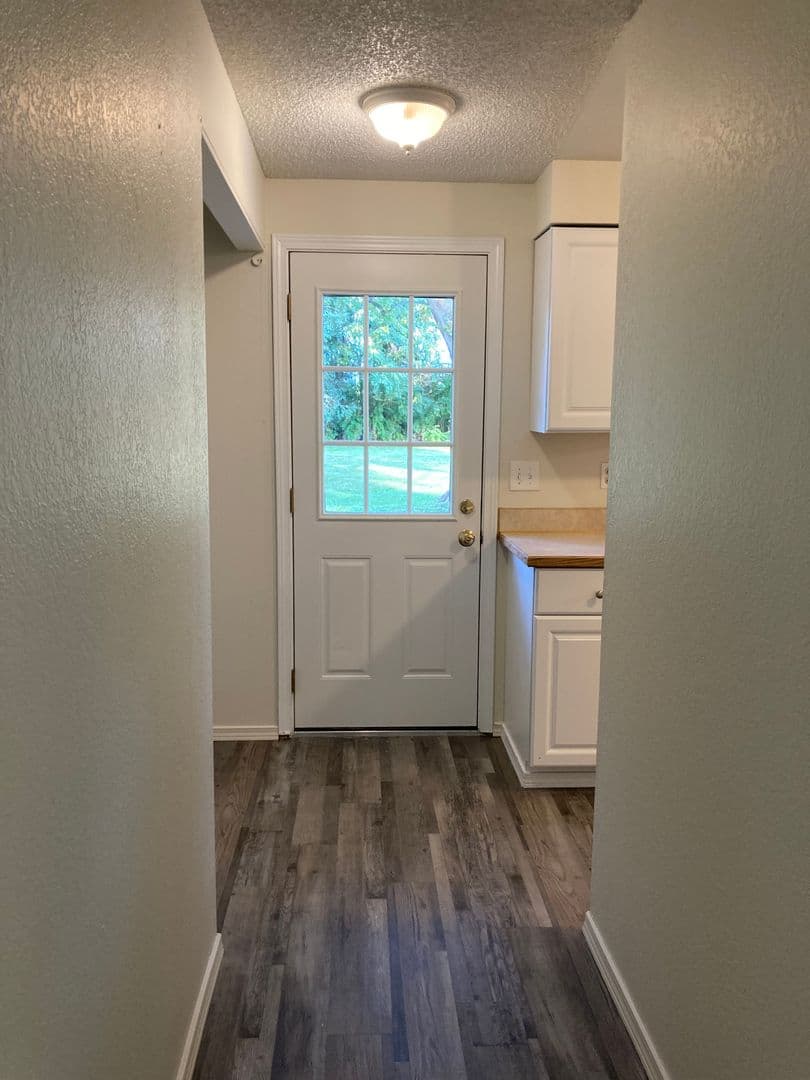 Kennewick House: 3804 S Cascade St