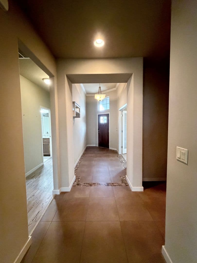 Kennewick House: 3909 West 48th Ave