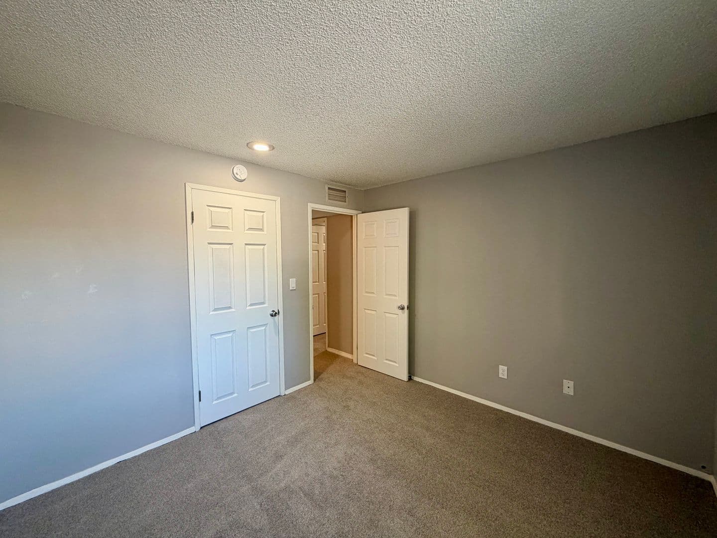 Richland Condo: 303 Gage Blvd.