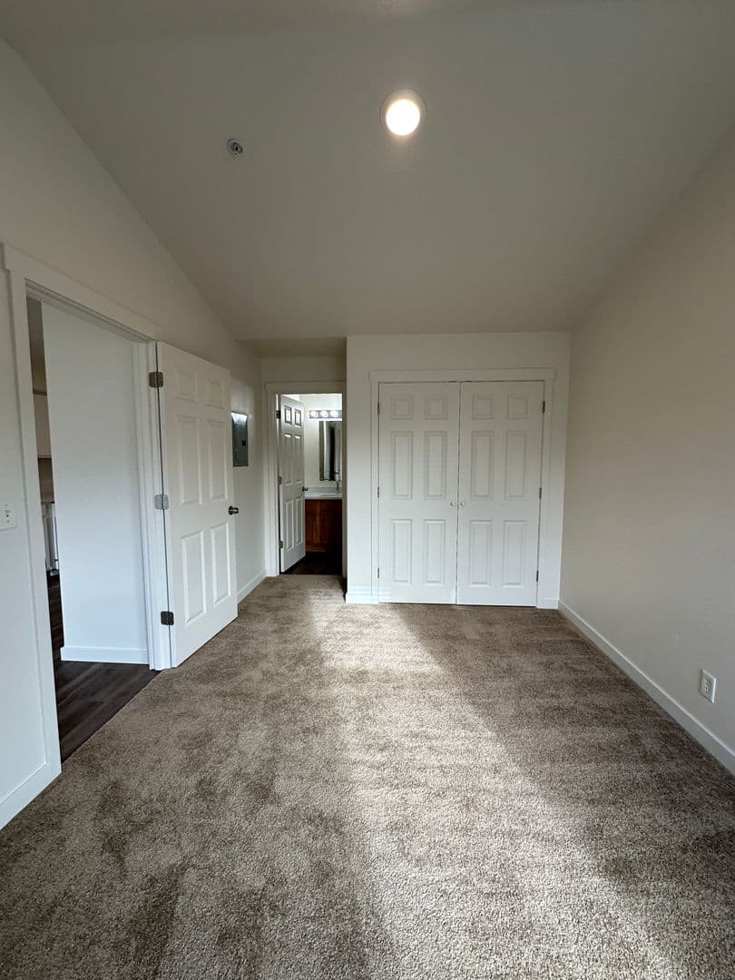 Pasco Apartment: 6405 Chapel Hill Blvd