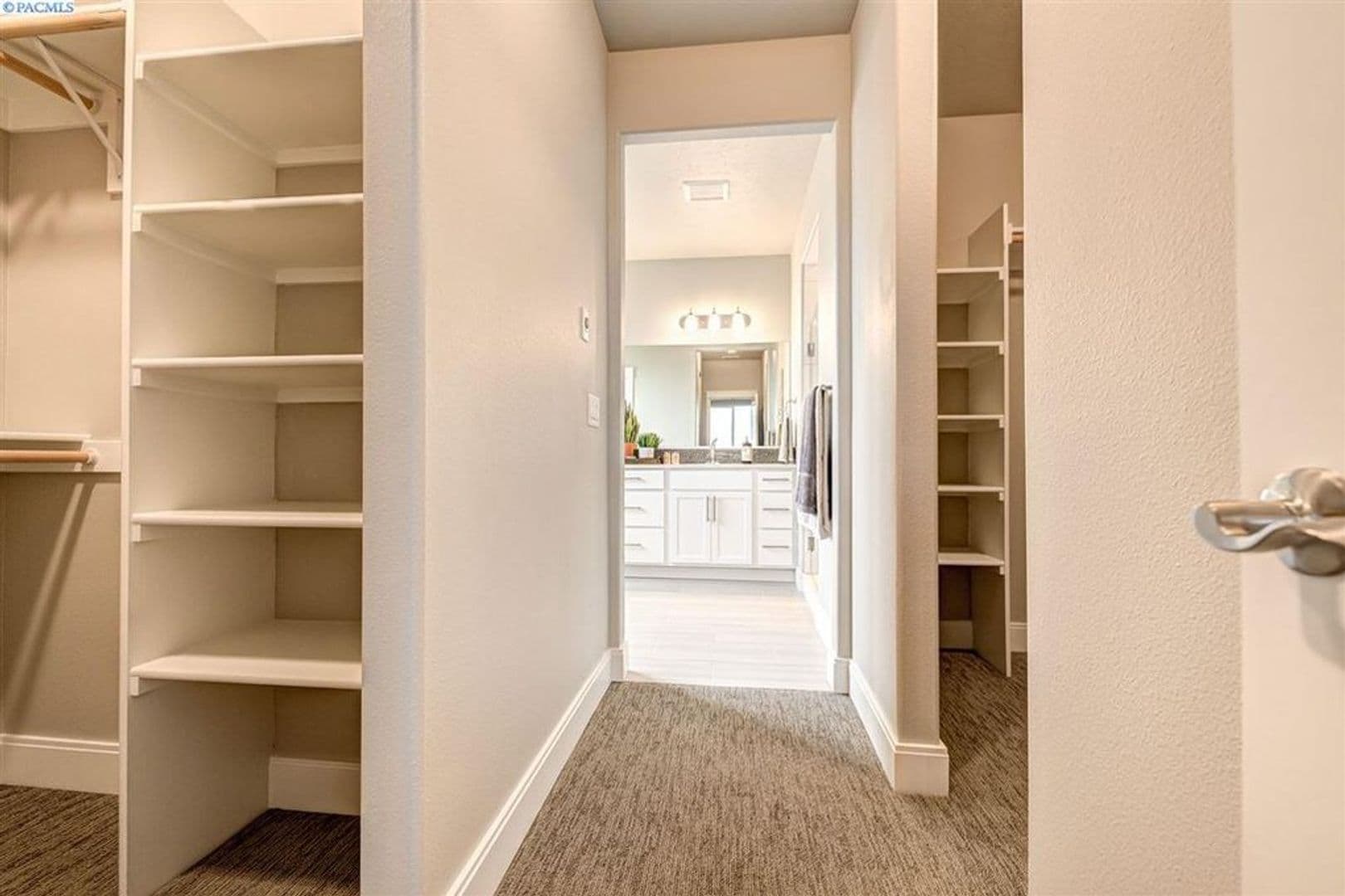 Richland House: 546 Summerview Ln