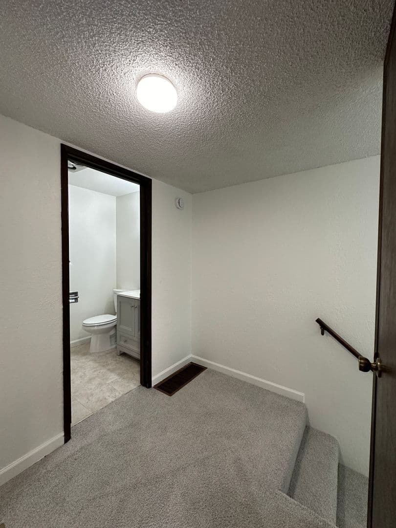Richland Apartment: 1000 Catskill St.