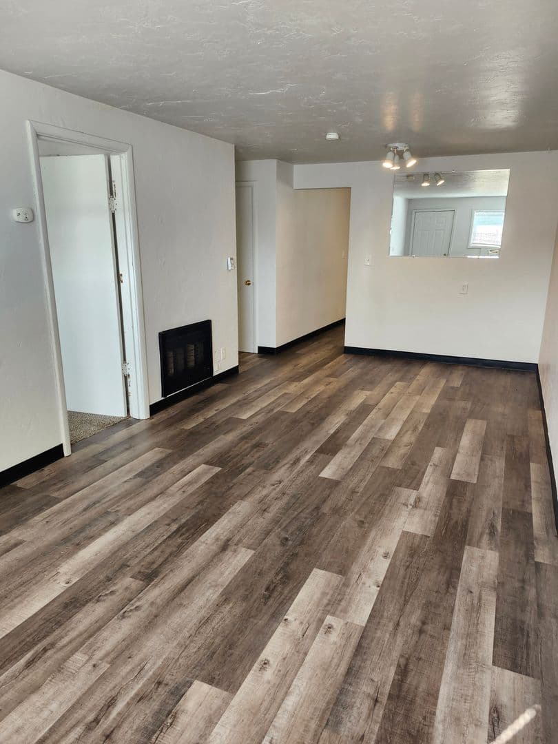 Pasco Apartment: 928 Ruby St