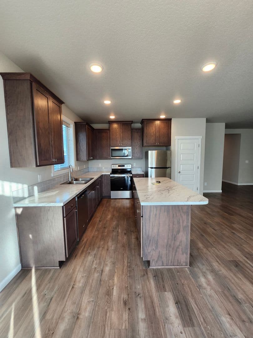 West Richland House: 8317 Ballard Loop