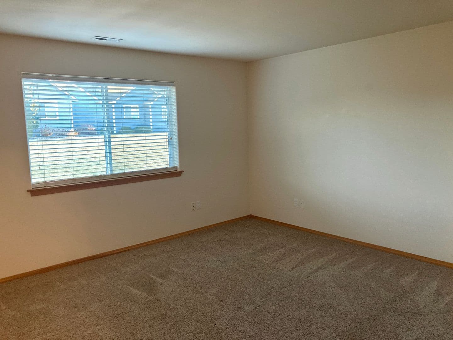 Pasco House: 142 Berkshire Lane