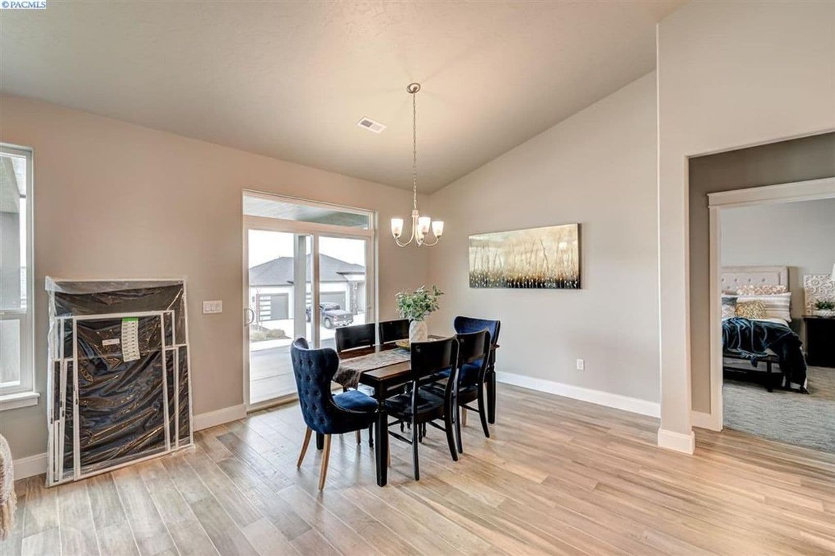 Richland House: 546 Summerview Ln
