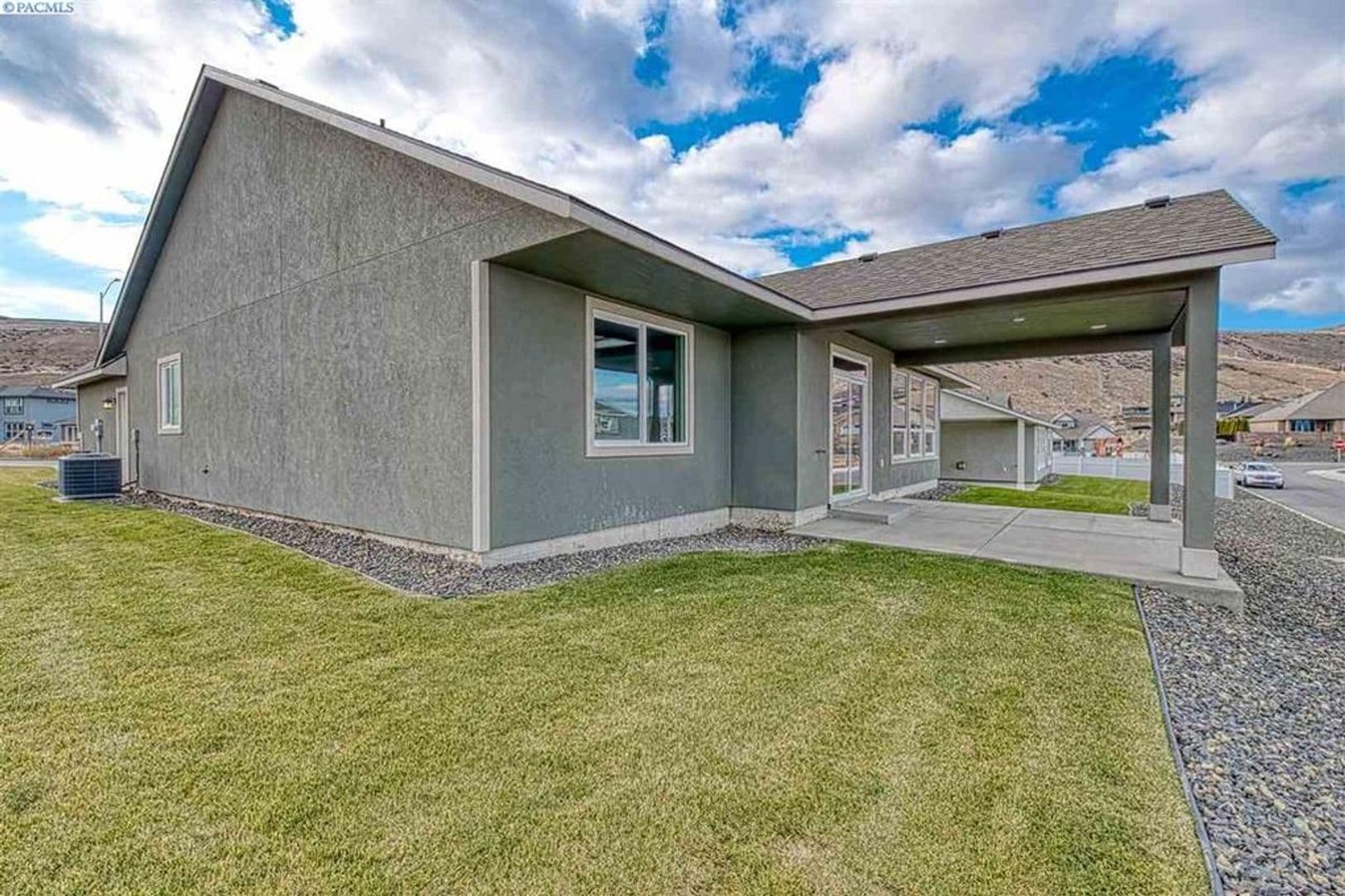 Richland House: 546 Summerview Ln
