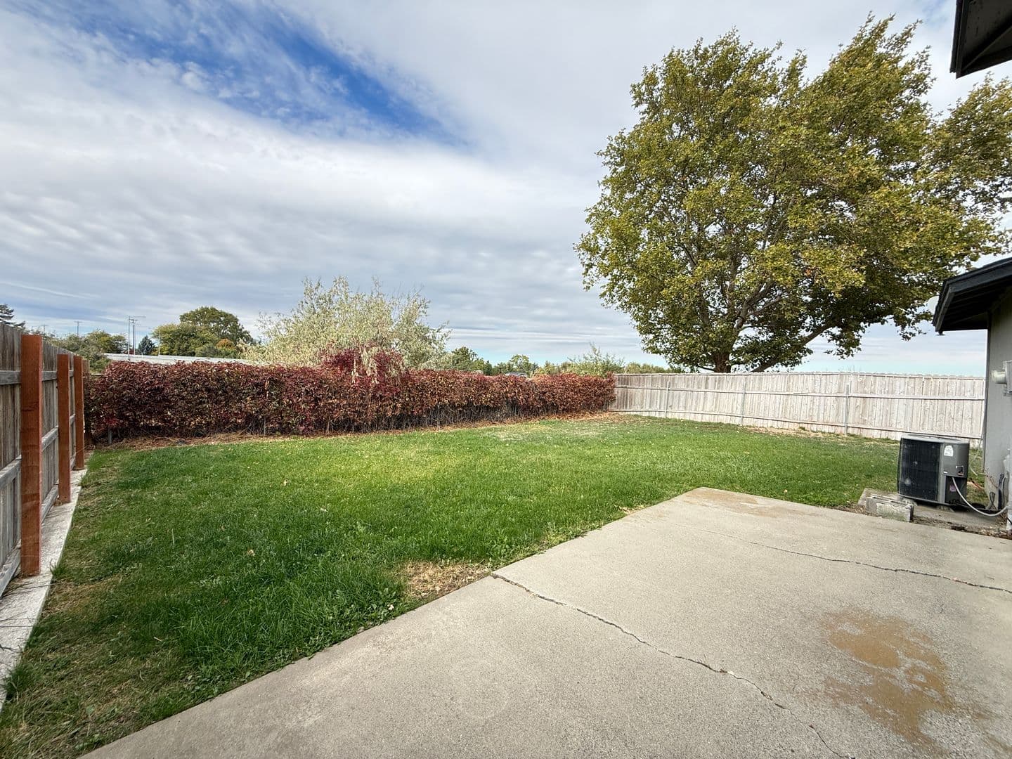 Kennewick Multiplex: 1004 S Zillah Court #B