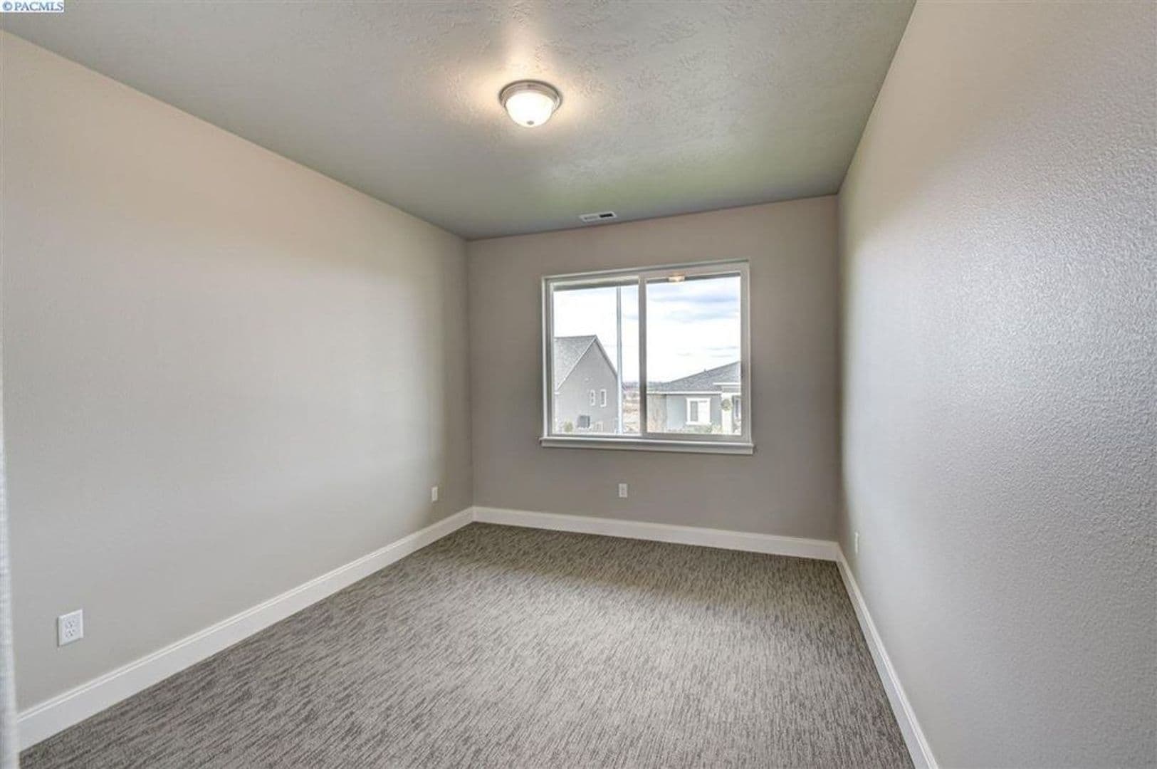 Richland House: 546 Summerview Ln